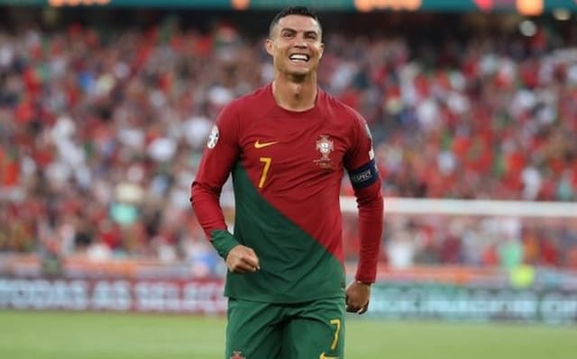 Ronaldo növbəti dəfə dünya futbolunun tarixinə düşüb